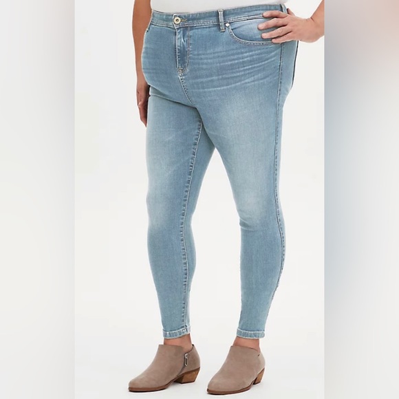 🆕NWT Torrid Midfit super skinny jeans - Picture 2 of 6